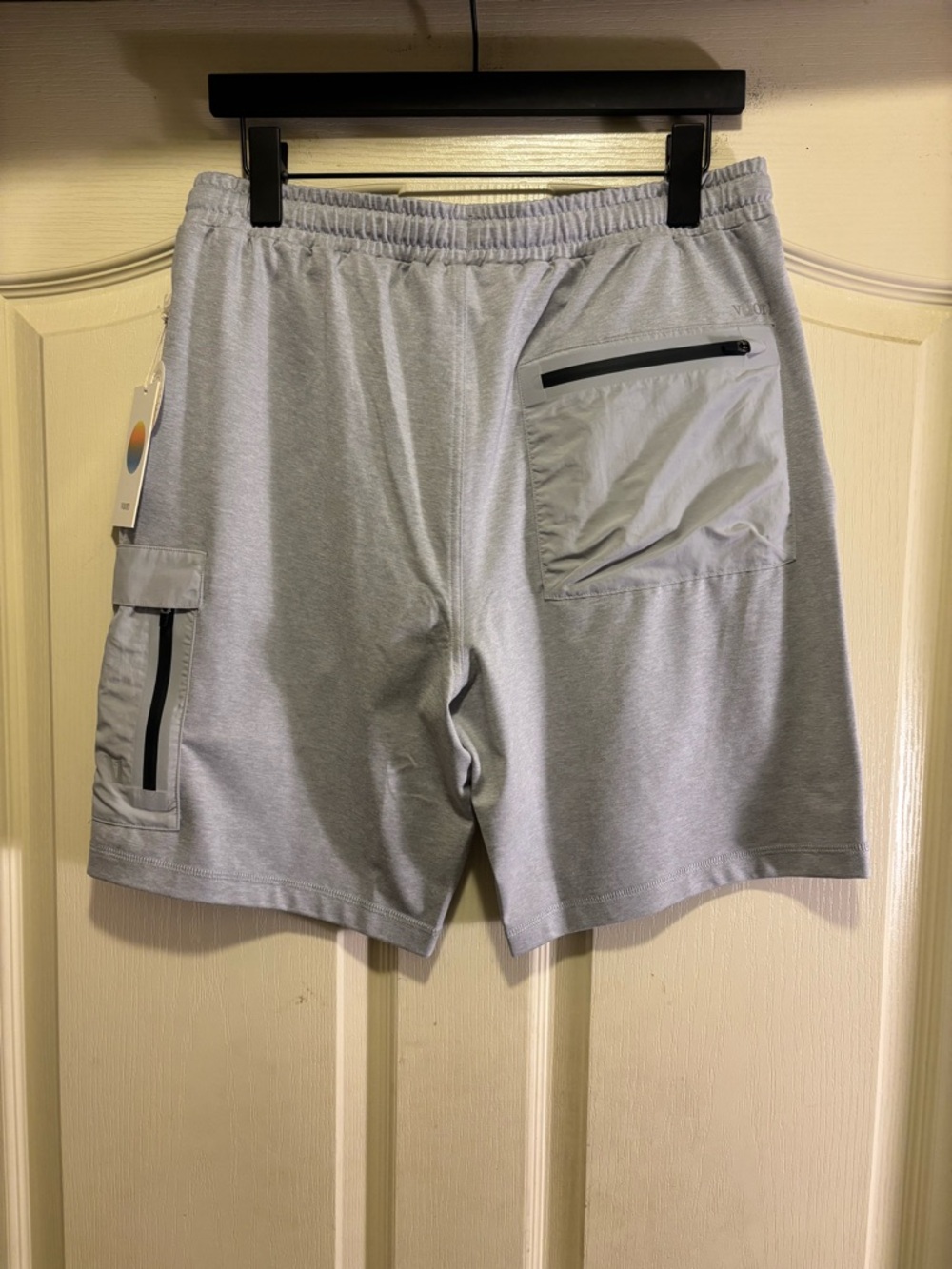 Vuori Men’s “Sunday Performance Utility” Short 8” Inseam (M) *SOLD OUT AT VUORI* - Picture 3 of 7